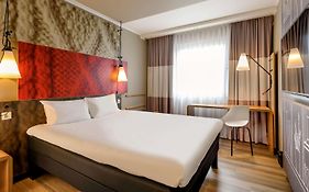 Hotel Ibis City  2*